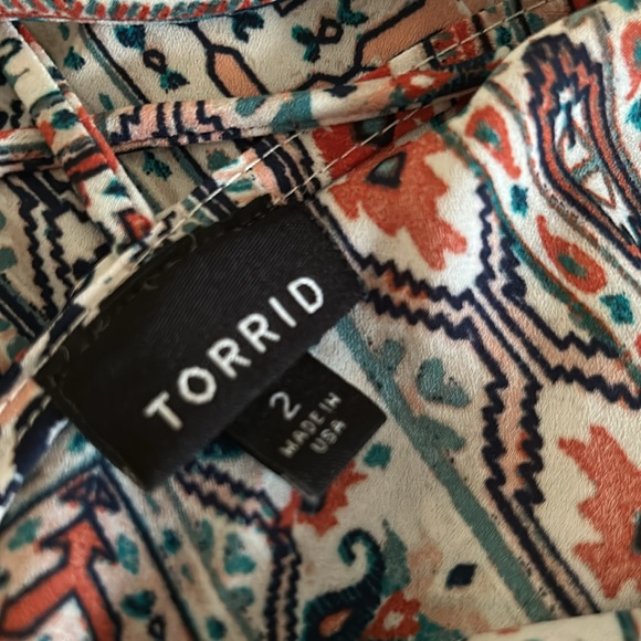 TORRID 2 Lattice Vneck Southwest Style Hi-low Blouse - Picture 8 of 8